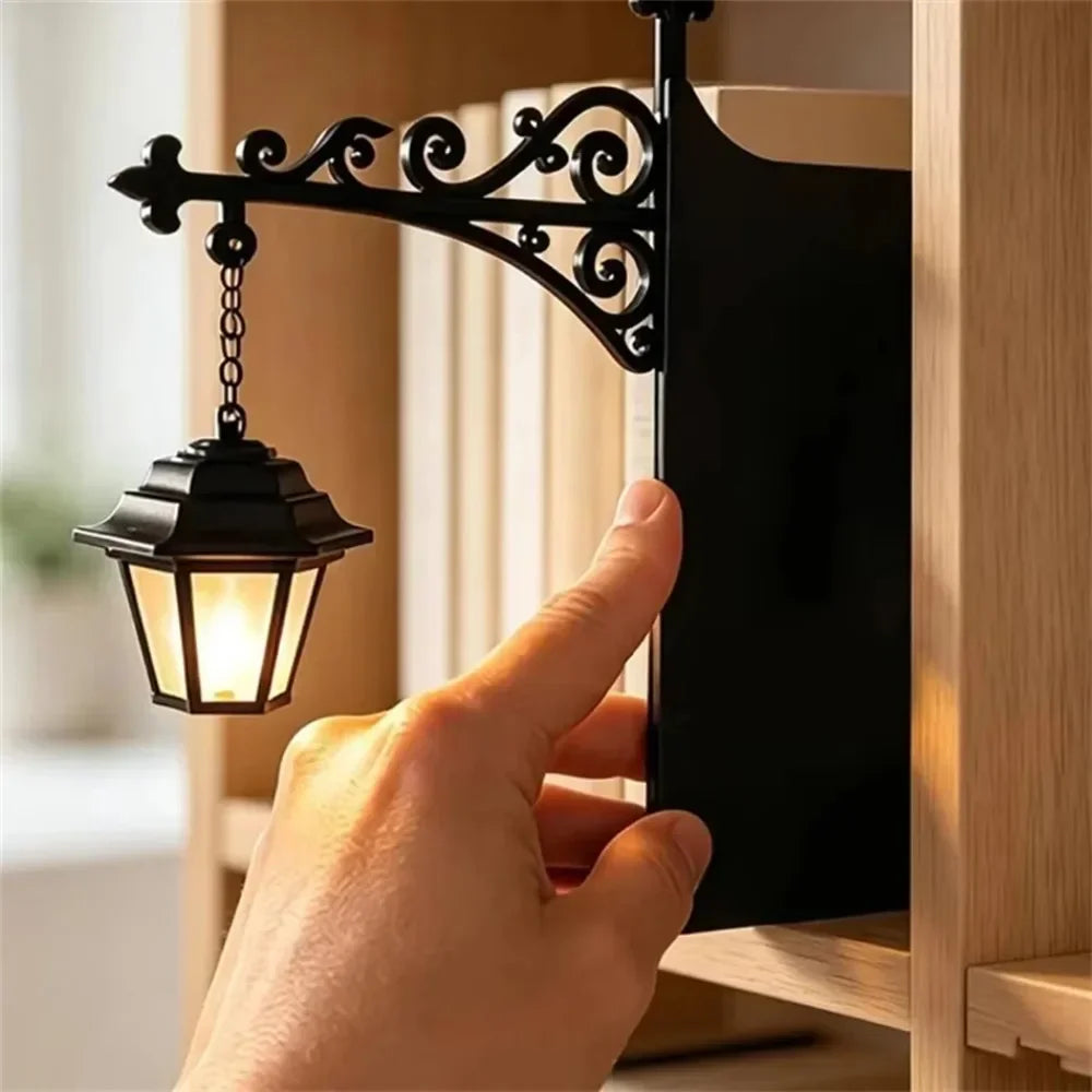Vintage Gothic Bookshelf Lantern Decor – Hanging LED Lantern & Halloween Ghost Book Nook Ornament